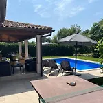 Modern House With Private Pool Žminj
