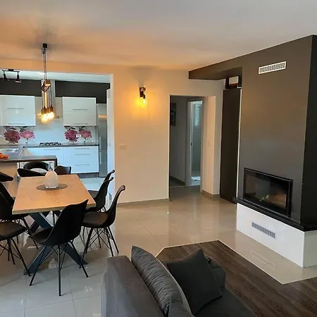 فيلة Modern House With Private Pool Žminj