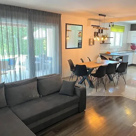 Vila Modern House With Private Pool *