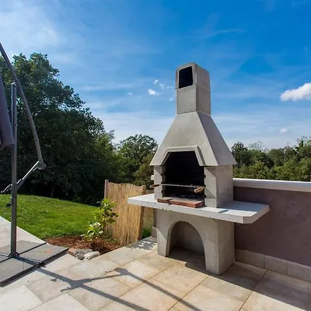 Modern House With Private Pool Žminj