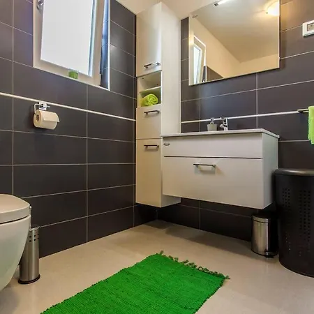 Modern House With Private Pool Vila *